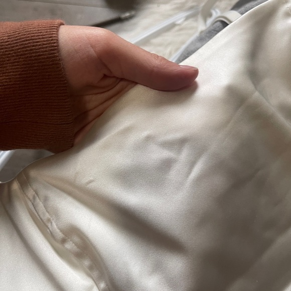 💙Buy 1 get 1 free💙 Wilfred Lovefest Satin Bustier Top White XS - Picture 6 of 7